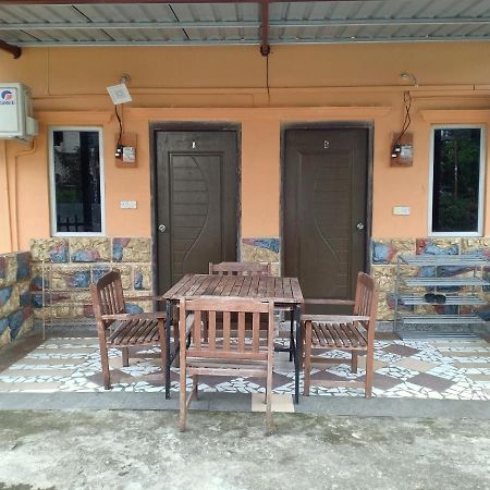 Homestay Pekan Ранау Екстериор снимка
